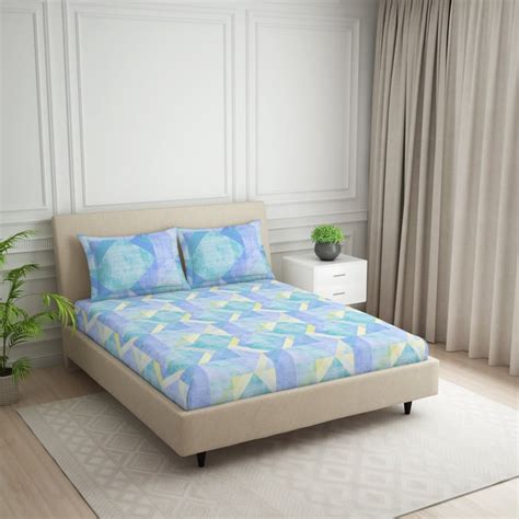 Buy SPACES Essentials Cotton 144TC Geometric Print 3Pcs Super King ...