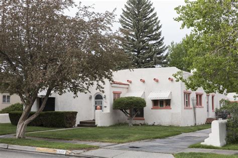 A small adobe house in Alamosa, Colorado | Library of Congress