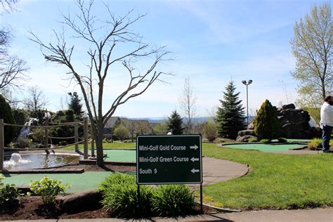 Eagle's Landing Mini Golf | Kristi Does PDX: Adventures in Portland, OR