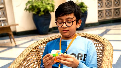 How Speedcubers Solve Cube In Seconds? - Cubelelo