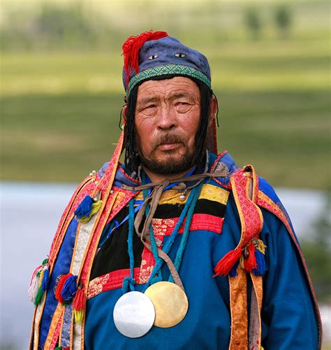 Mongolian People with Blue Eyes 的图像结果
