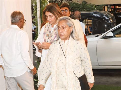 Jaya Bachchan Paparazzi Spat; Actress Upset at Prayer Meet | જયા ...