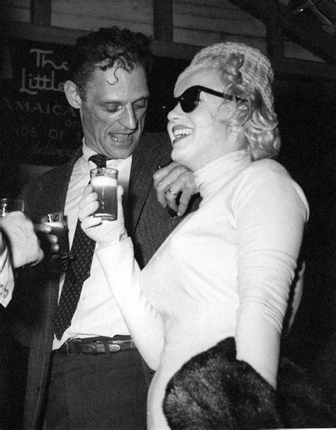 Marilyn Monroe and Arthur Miller on honeymoon in Jamaica, 1957 ...