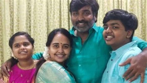 Vijay Sethupathi Profile: कौन हैं विजया गुरुनाथ सेतुपति उर्फ विजय ...