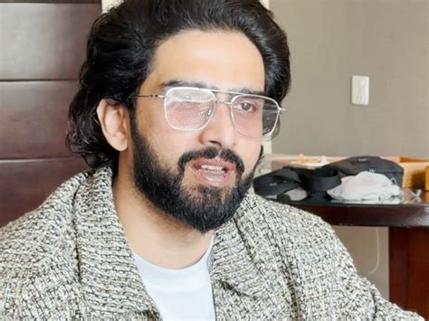 Amaal Mallik Cries on Stage; Reveals Real Reason Behind Family Gap
