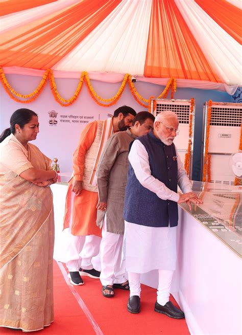 PM Modi took a walkthrough of exhibition showcased related to Dwarka ...