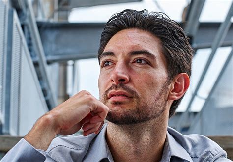 How to Rock the Perfect 5 O'Clock Shadow – StudioSuits