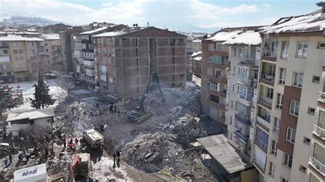 土耳其南部强震已致该国逾3.5万人死亡_时图_图片频道_云南网