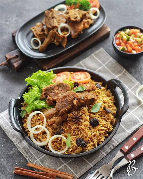 1 porsi nasi kebuli berapa kalori