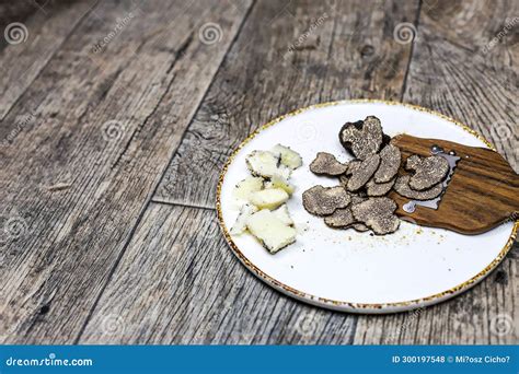 Fresh Spanish Winter Truffle Stock Photo - Image of black, food: 300197548