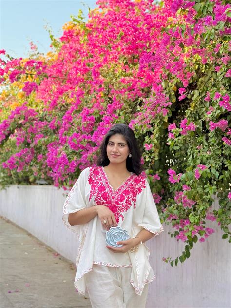 Ivory-pink Kaftan top! – Kumkum Shawls & Studio