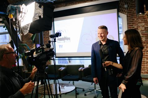 Interview Famous People 的图像结果