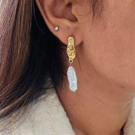 Gold Earrings for Women Online | Taahira Jewellery