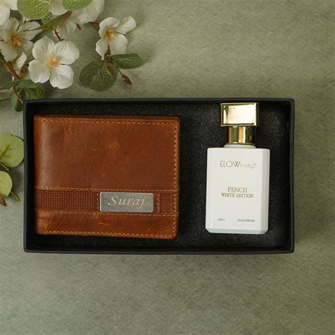 WalletKart Customised Genuine Leather ’s RFID Protected Wallet with Pe ...