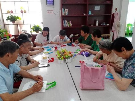 蚌埠市高新区团工委组织开展庆祝“三八”国际妇女节手工制作活动