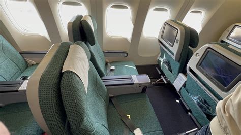 Cathay Pacific Premium Economy 777