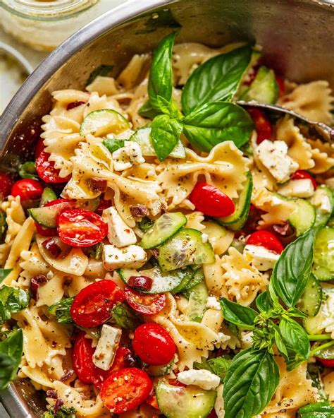 Nagi's Big, Easy Pasta Salad - Ulkse