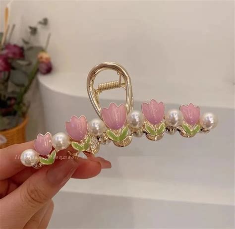 Pinteresty Tulip Pearl Claw Clutchers – Jewelsmars