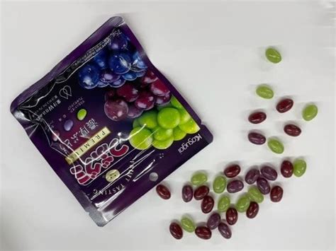 Kasugai Seika Tsuzu Gummy Premium Rich Grapes Candy (75 g) | Pack of 3 ...