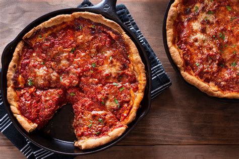 What is the story behind Chicago deep dish pizza? | National Geographic