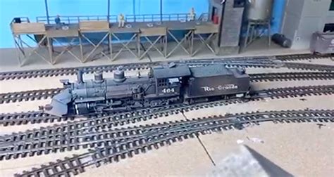 Model Train Engine Test Track 的图像结果