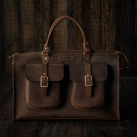 Leather weekend bags for men – Craft & Glory