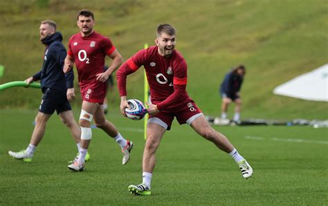 Assessing the options to replace Alex Mitchell at nine for England