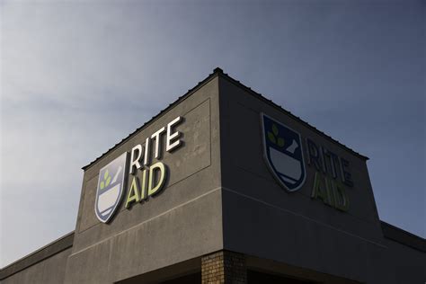 Rite Aid Prepares Chapter 11 Bankruptcy to Restructure Debts - Bloomberg