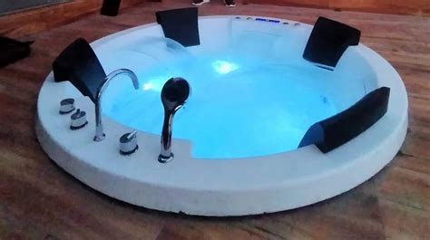 Jacuzzi Bathtub - 4 Seater Whirlpool Jacuzzi Trader - Retailer from New ...