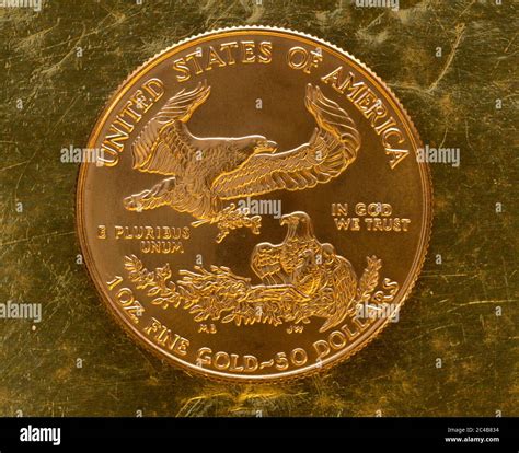 Gold eagle hi-res stock photography and images - Alamy