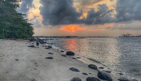 6 Amazing Beaches To Explore in Singapore - lifeberrys.com