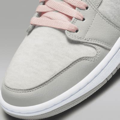 Air Jordan 1 Low SE Women's Shoe. Nike IN