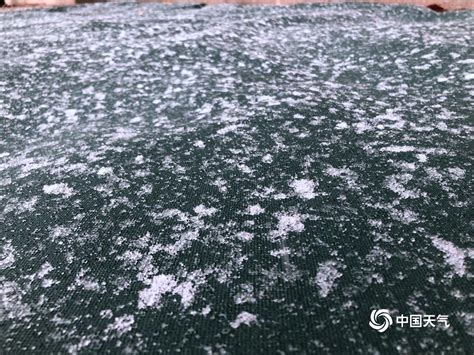 寸步难行！年末“霸王级”寒潮影响山东 威海文登区遭暴雪侵袭-天气图集-中国天气网