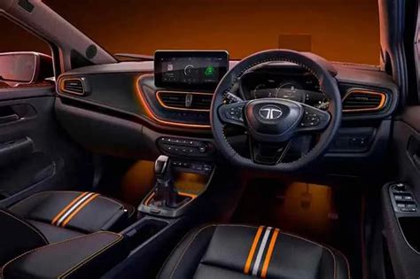 Tata Altroz Racer spotted testing completely undisguised: Details