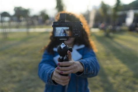 Henrys Oshawa Vlogging 101: From Ideas to Engaging Content Workshop ...