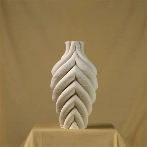Empress Flower Vase for living room or dining table, ceramic vase ...