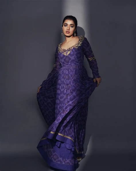 Ketika Sharma : నీలిరంగు డ్రెస్ లో మెరిసిపోతున్న కేతిక శర్మ