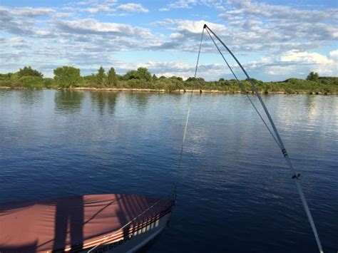 JOHNSTOWN MOTEL. (Cardinal, Ontario) - Hotel Reviews, Photos, Rate ...