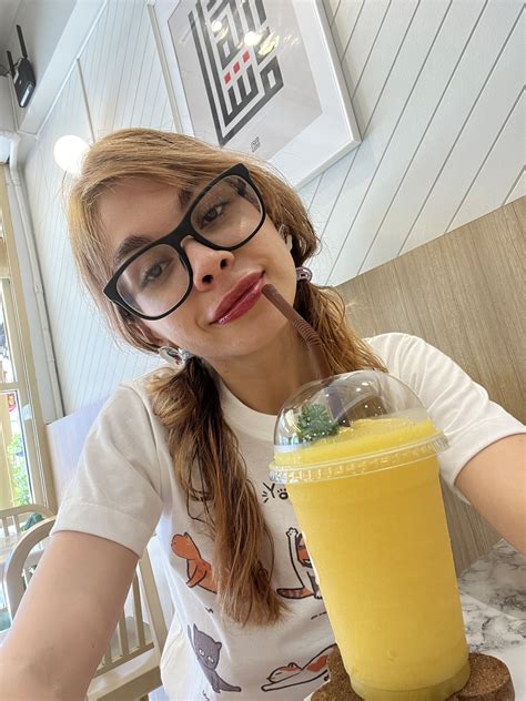 TW Pornstars - 2 pic. Lolly_lips. Twitter. おいしいジュースを飲みます 👧 こんにちは💋. 5:52 AM - 22 Jan 2023