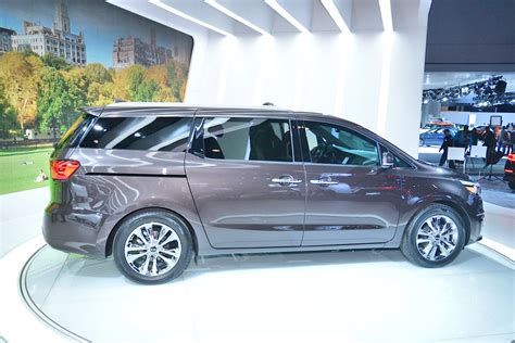2015 Kia Sedona Looks Ready to Take on the Town & Country [Live Photos ...