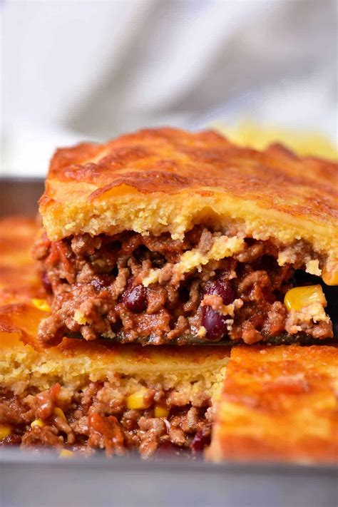 Chili Cornbread Casserole - Cornbread Casserole with Chili