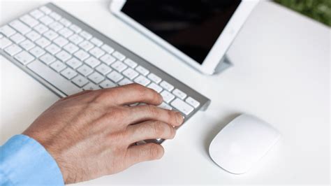 Using a Mouse with iPad 的图像结果