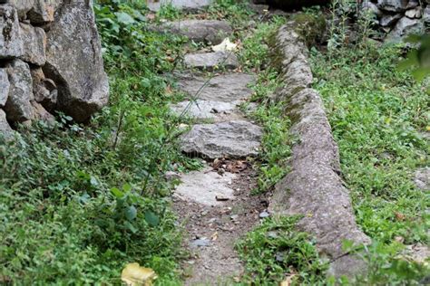 Primitive Technology Building Stone Steps 的图像结果