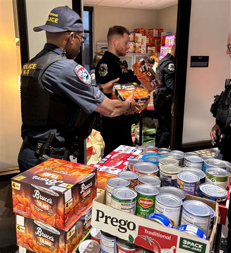 Photo Gallery • Thanksgiving Drive Thru 2025 - Gathering the