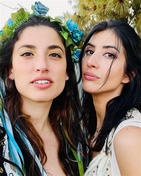 Dana DeLorenzo | Sisters or sister wives? Regardless we both love monkeys. | Instagram