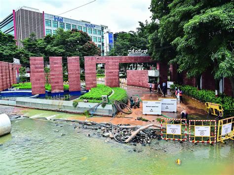 mahadevapura: 136 Mahadevapura complexes hit by rain