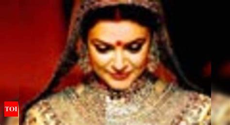 Bride basics: Choosing the right trousseau - Times of India