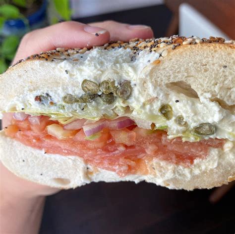 购买:门罗学院毕业证防伪详解-Monroe-College-(Bronx)-diploma-美剧粉