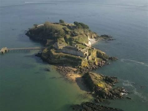 An Entire Island Is Up For Sale & You Can Buy It If You've Got Rs 58.2 ...