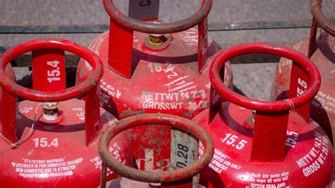 क्यों लाल रंग का होता है एलपीजी सिलेंडर| Reason Why Lpg Cylinders Are ...
